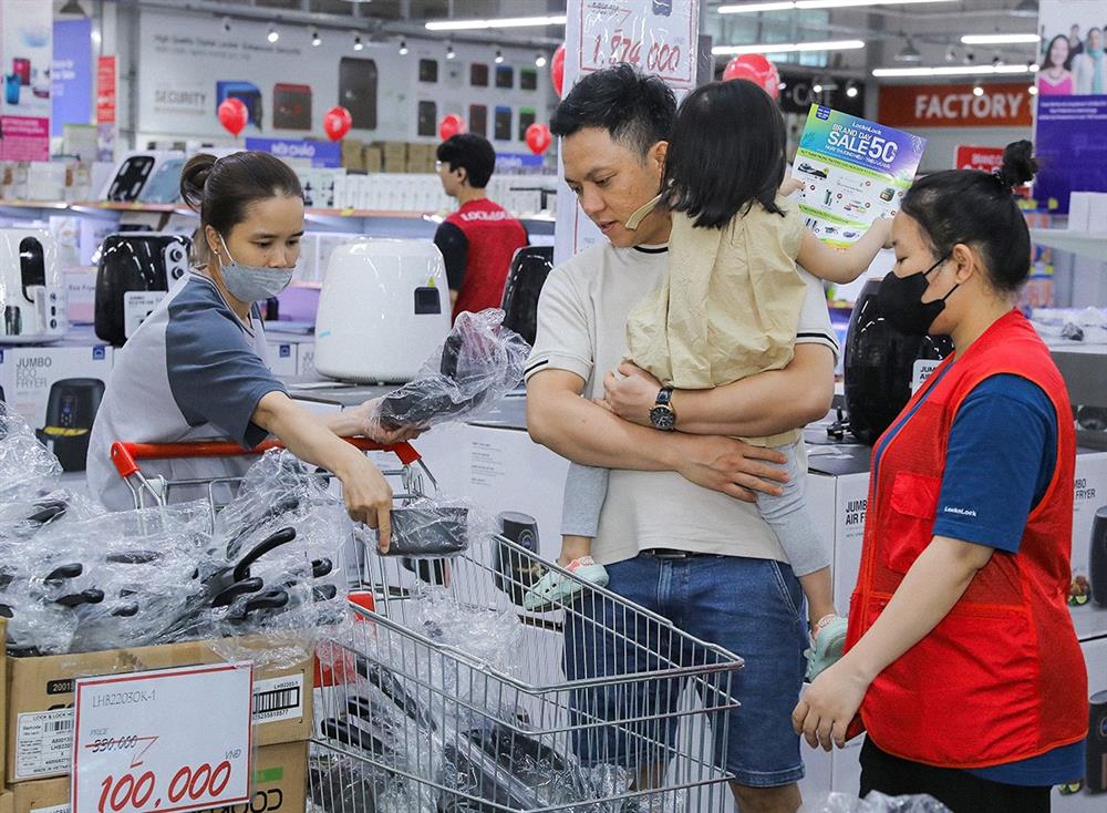 Thỏa sức săn deal và trúng vàng tại LocknLock Brand Day Long An